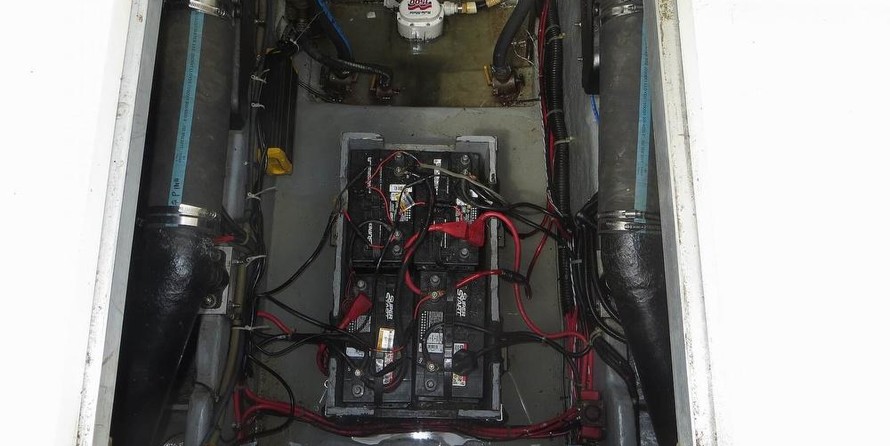 Sea ray 390 express cruiser