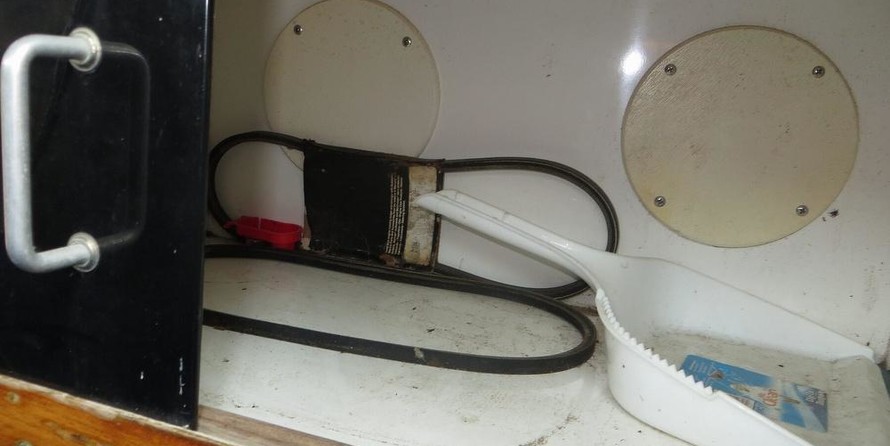 Sea ray 390 express cruiser