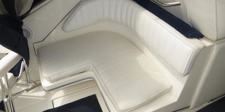 Sea ray 390 express cruiser