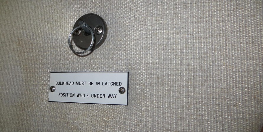 Sea ray 390 express cruiser