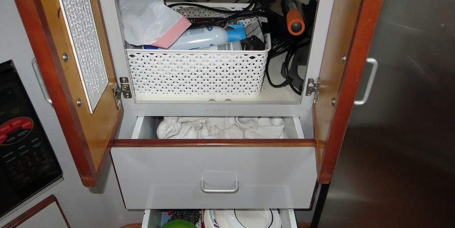 Sea ray 390 express cruiser