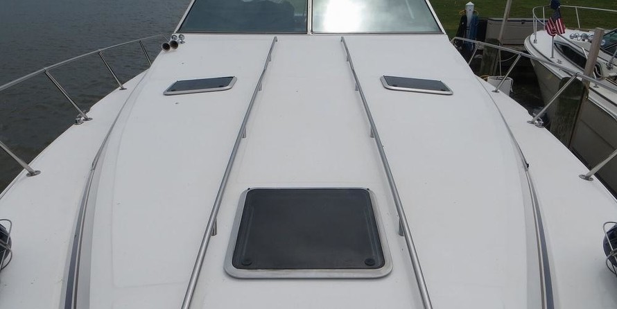 Sea ray 390 express cruiser