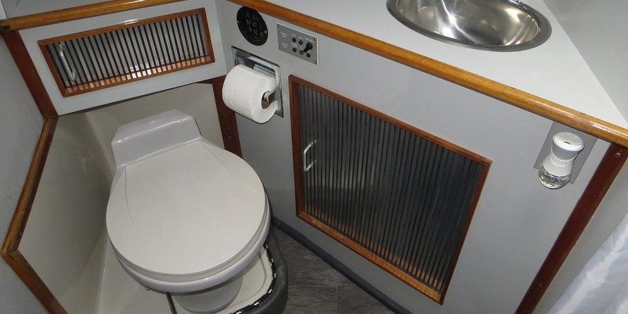 Sea ray 390 express cruiser