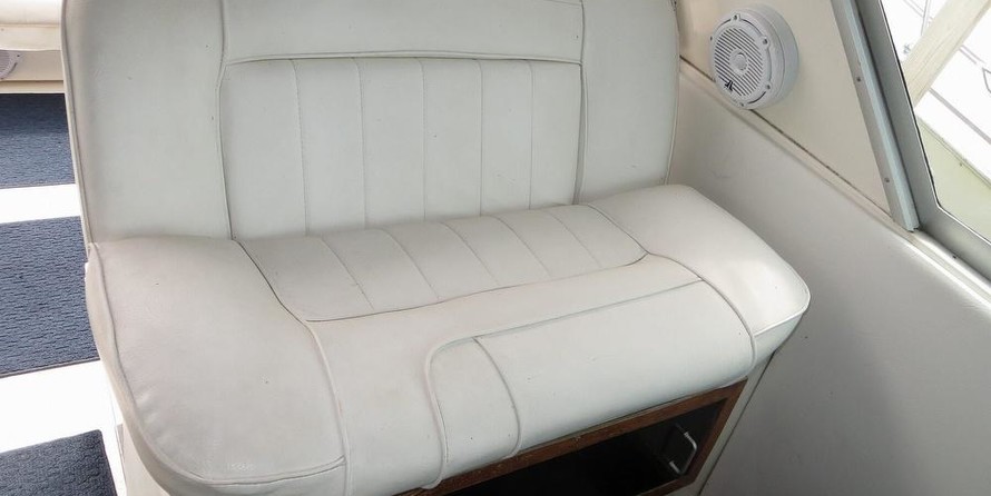 Sea ray 390 express cruiser