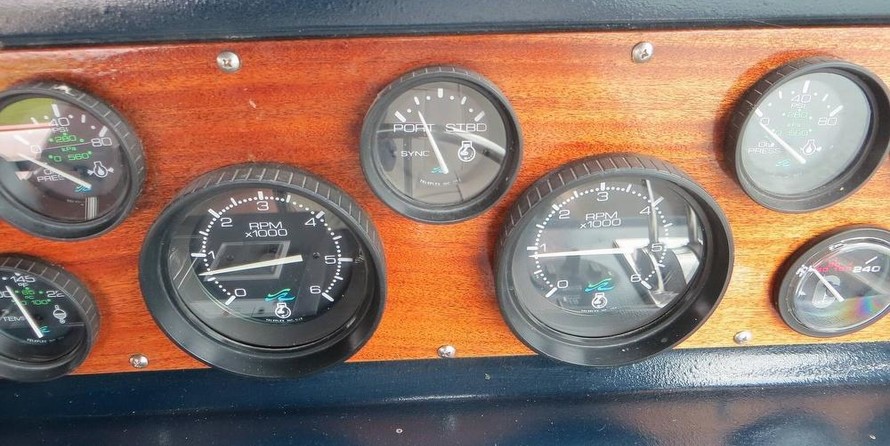 Sea ray 390 express cruiser