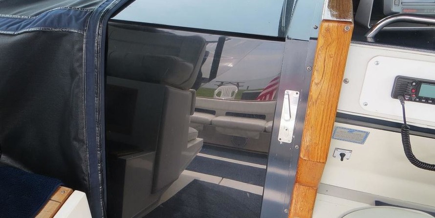 Sea ray 390 express cruiser