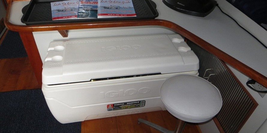 Sea ray 390 express cruiser