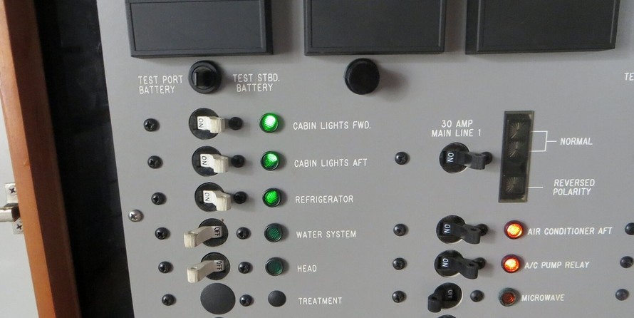 Sea ray 390 express cruiser