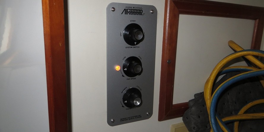 Sea ray 390 express cruiser