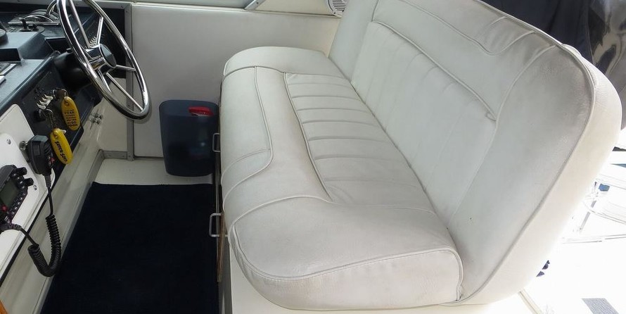 Sea ray 390 express cruiser