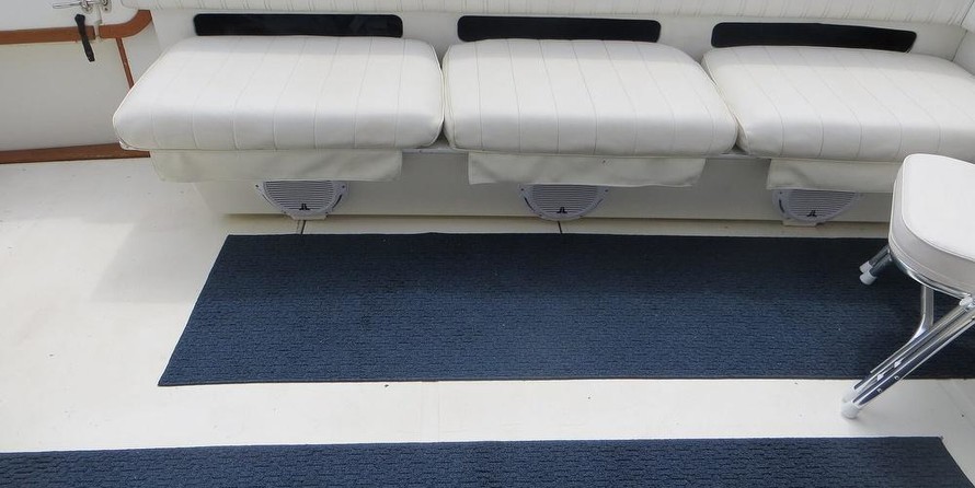 Sea ray 390 express cruiser