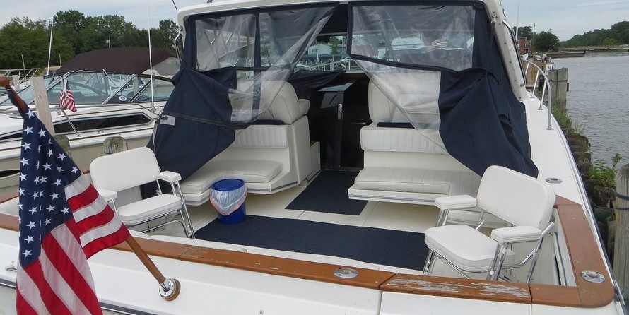 Sea ray 390 express cruiser