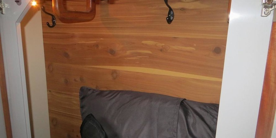 Sea ray 390 express cruiser