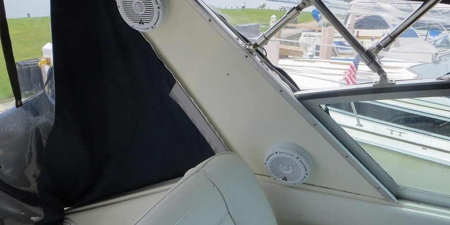 Sea ray 390 express cruiser