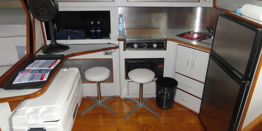 Sea ray 390 express cruiser