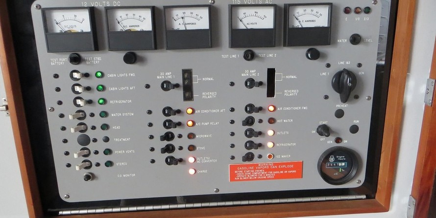 Sea ray 390 express cruiser