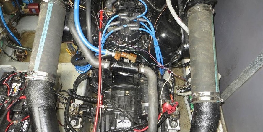 Sea ray 390 express cruiser