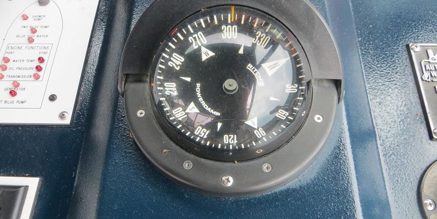 Sea ray 390 express cruiser