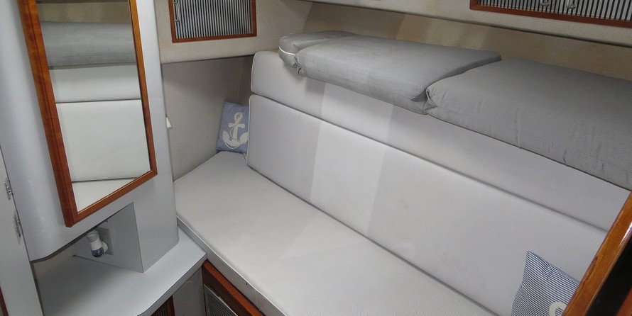 Sea ray 390 express cruiser