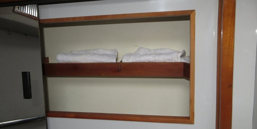 Sea ray 390 express cruiser