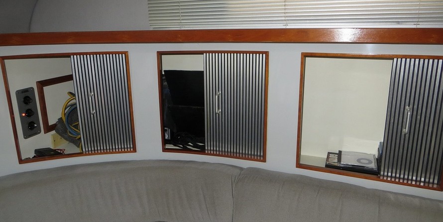 Sea ray 390 express cruiser