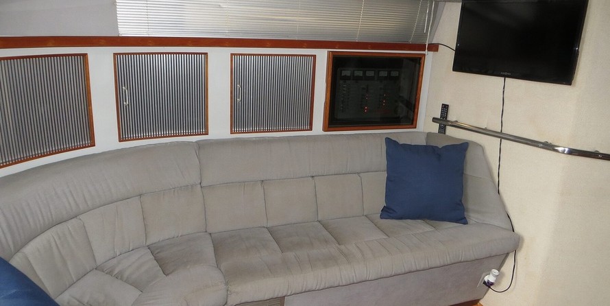 Sea ray 390 express cruiser