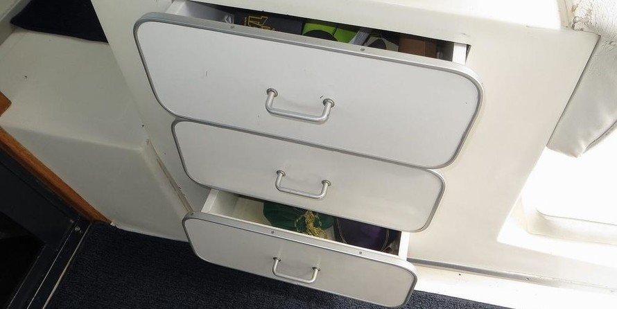 Sea ray 390 express cruiser