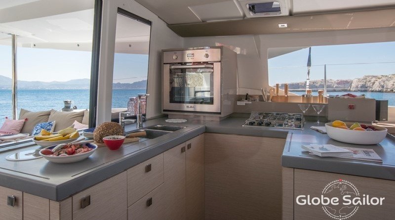 Fountaine Pajot Astréa 42