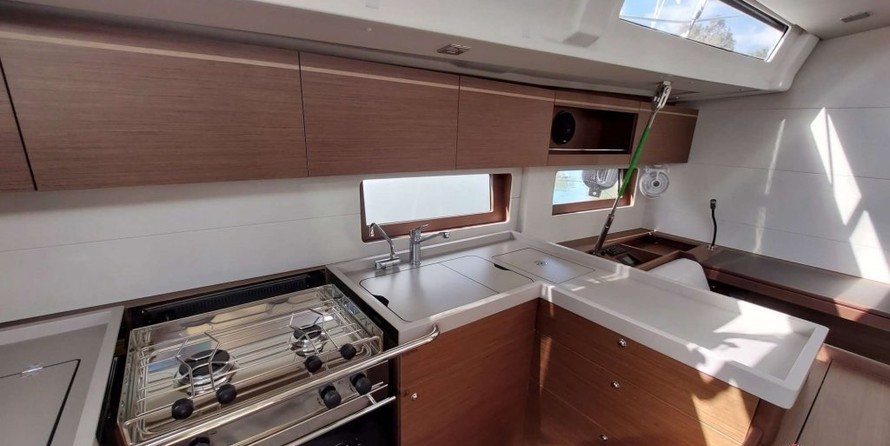 Beneteau Oceanis 51.1
