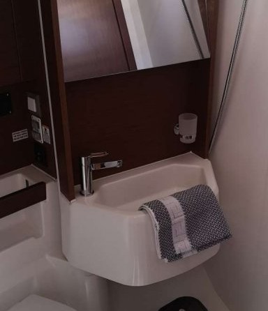 Beneteau Oceanis 51.1