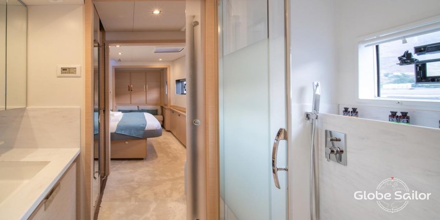 Fountaine Pajot Alegria 67