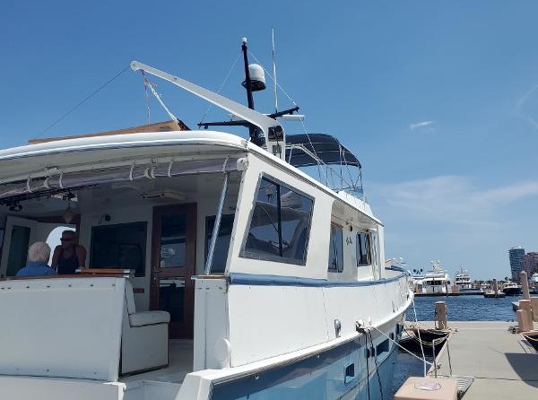 Hatteras 58