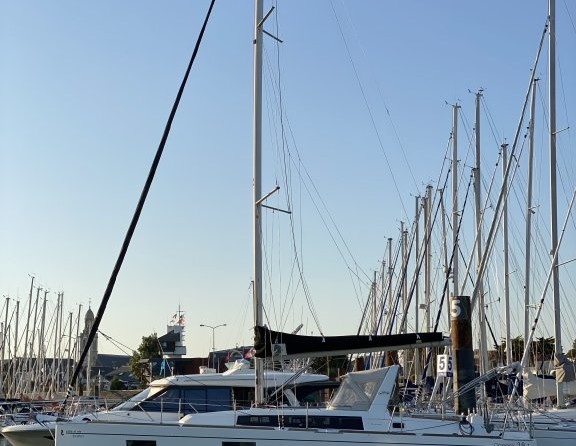 Beneteau Oceanis 38.1