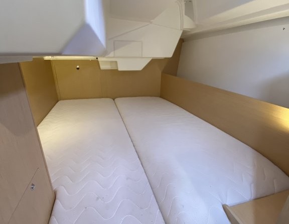 Beneteau Oceanis 38.1