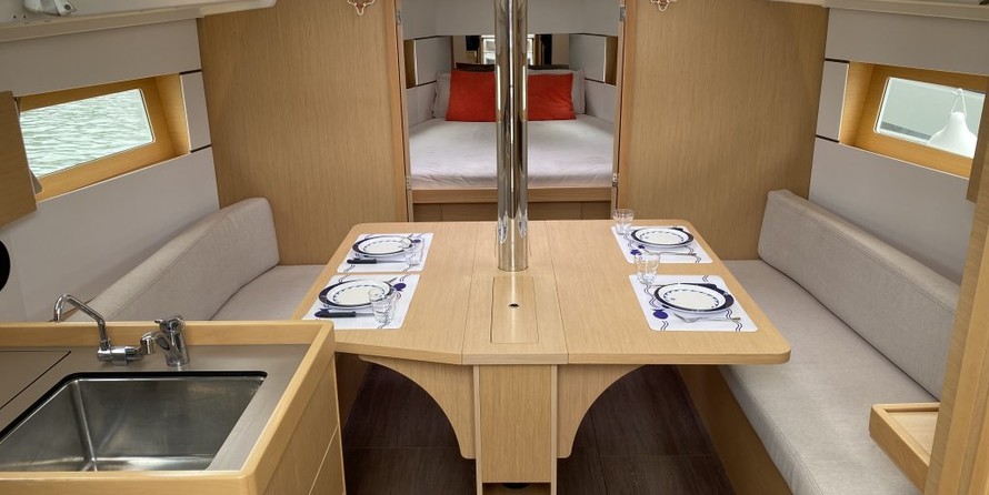 Beneteau Oceanis 38.1