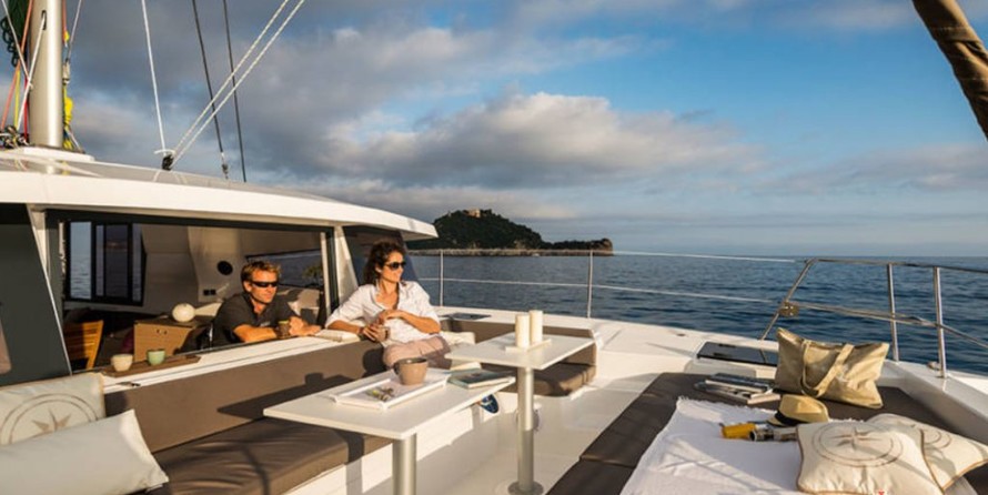Bali catamarans 4.0 lounge