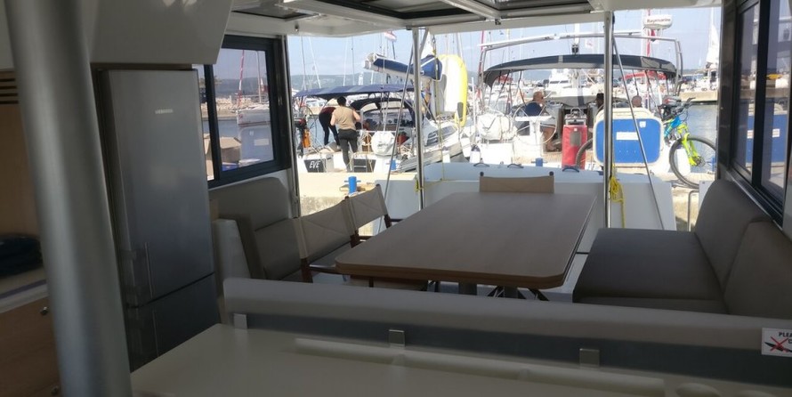 Bali catamarans 4.0 lounge