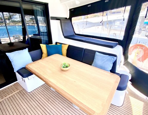 Lagoon 42