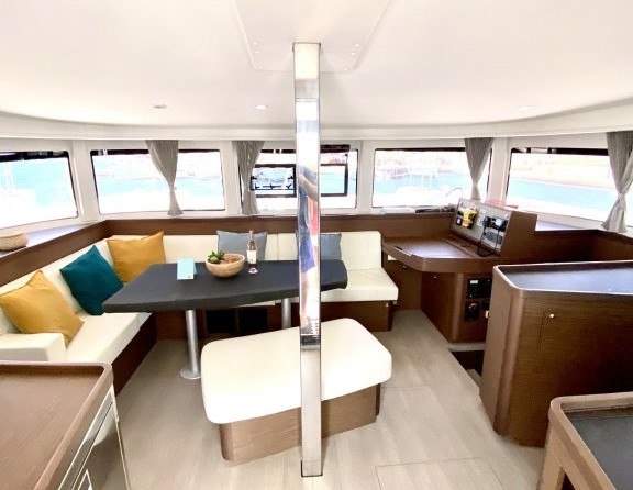 Lagoon 42