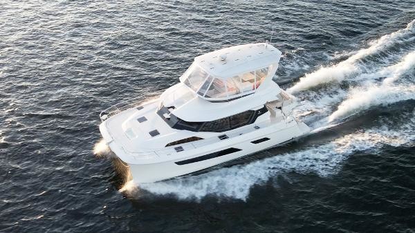 Aquila 44 Yacht