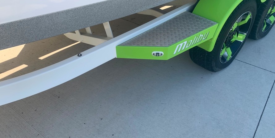 Malibu Wakesetter 22 MXZ