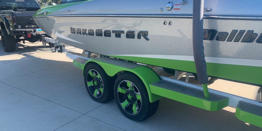 Malibu Wakesetter 22 MXZ