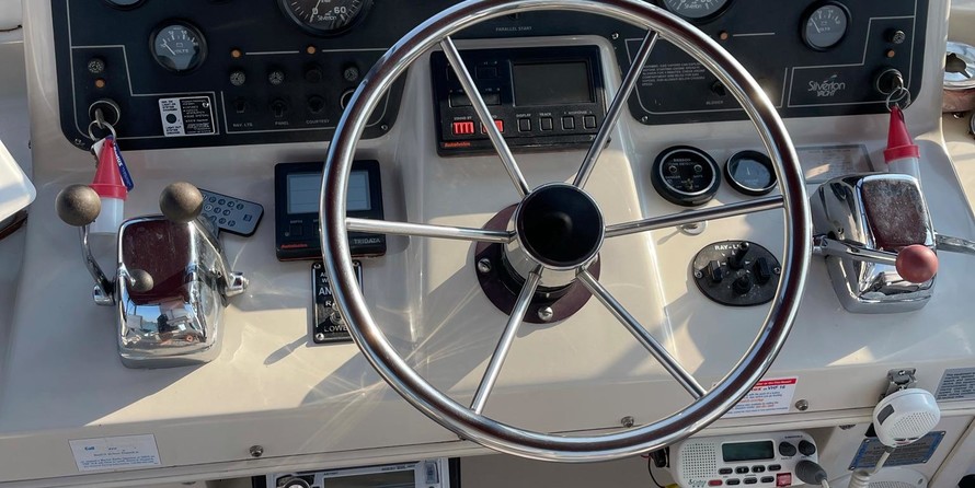 Silverton 40 Motor Yacht