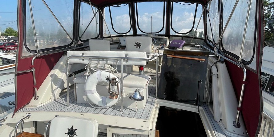 Silverton 40 Motor Yacht