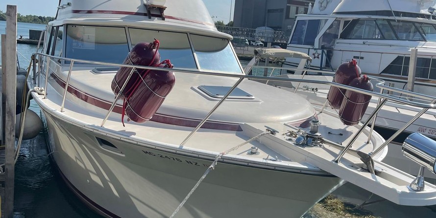 Silverton 40 Motor Yacht