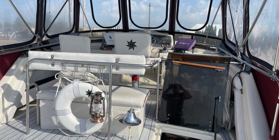 Silverton 40 Motor Yacht