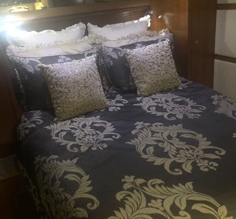 Cruisers Yachts 460 Express