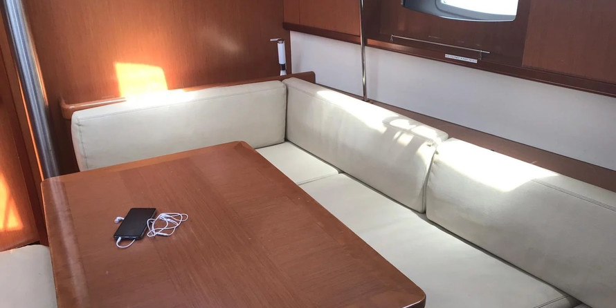 Oceanis 43