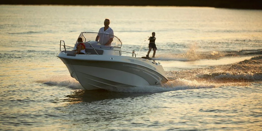 MARINE TIME 556 OPEN CABIN