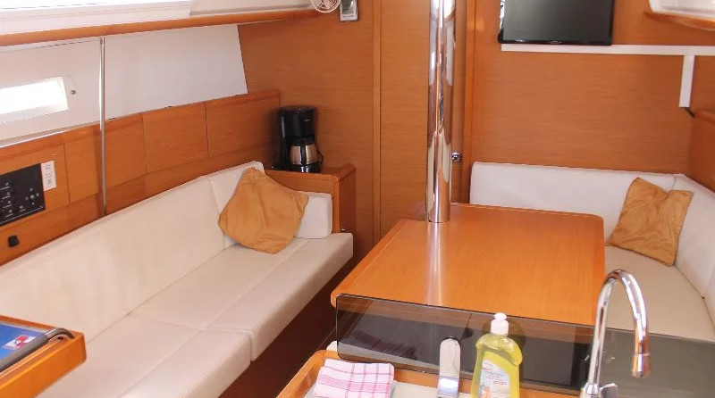 Jeanneau Sun Odyssey 379